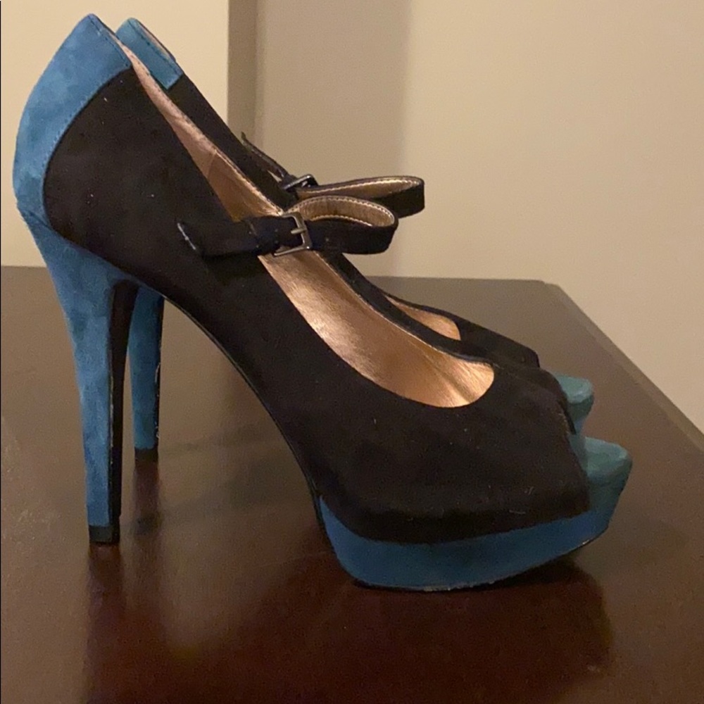 BCBG suede heels